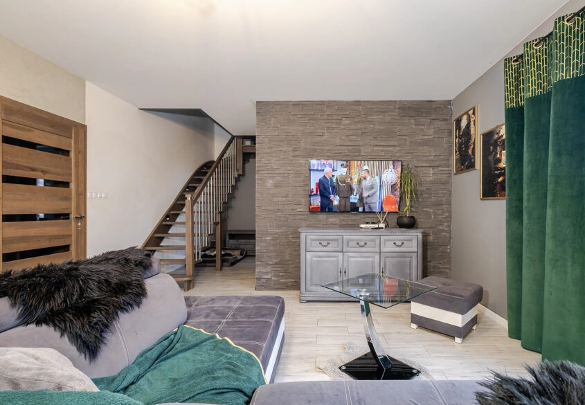 Pokój na dole | Garaż w bryle | Fotowoltaika