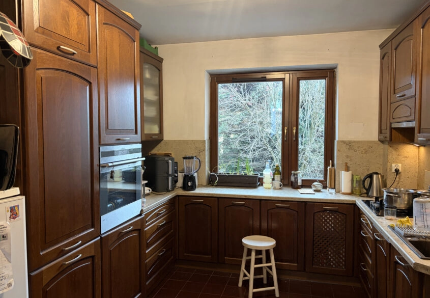 Doskonała lokalizacja, z osobnym lokalem.