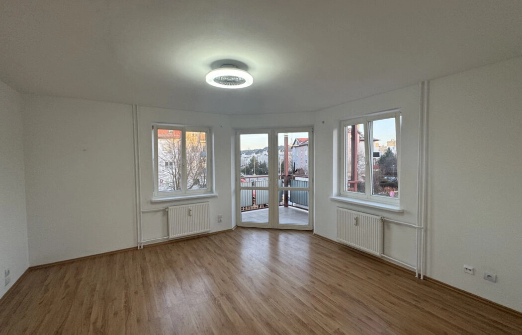 2 pokoje z kuchnią na Bajkowym! 1 piętro, balkon