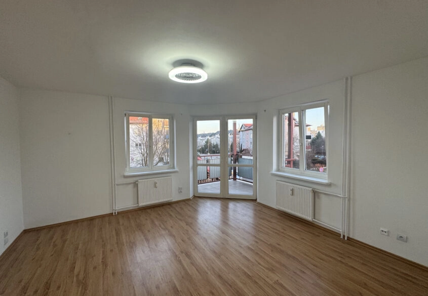 2 pokoje z kuchnią na Bajkowym! 1 piętro, balkon