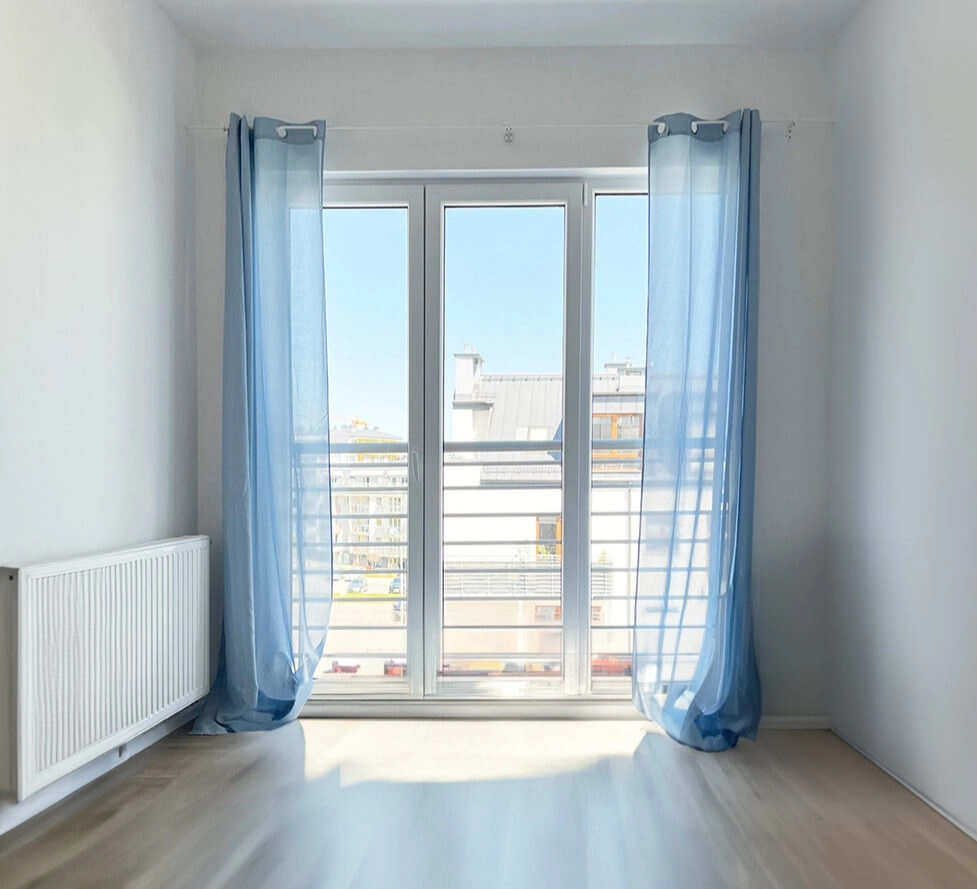 2 poziomowe z miejscem w hali garażowej