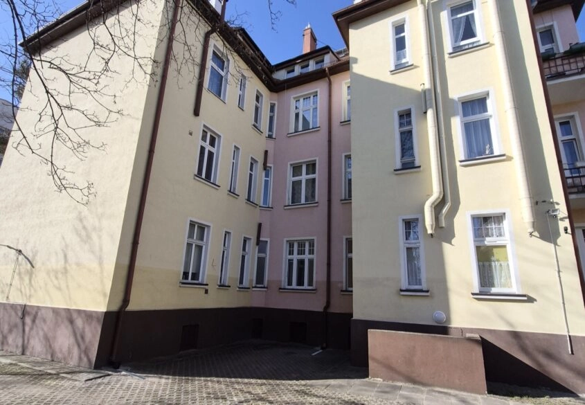 Sopot dolny 300m od  plaży,   3 pok. do remontu