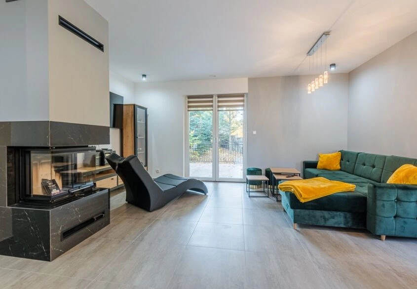 9 apartamentów i 140m2 mieszkalne, 400 m od plaży