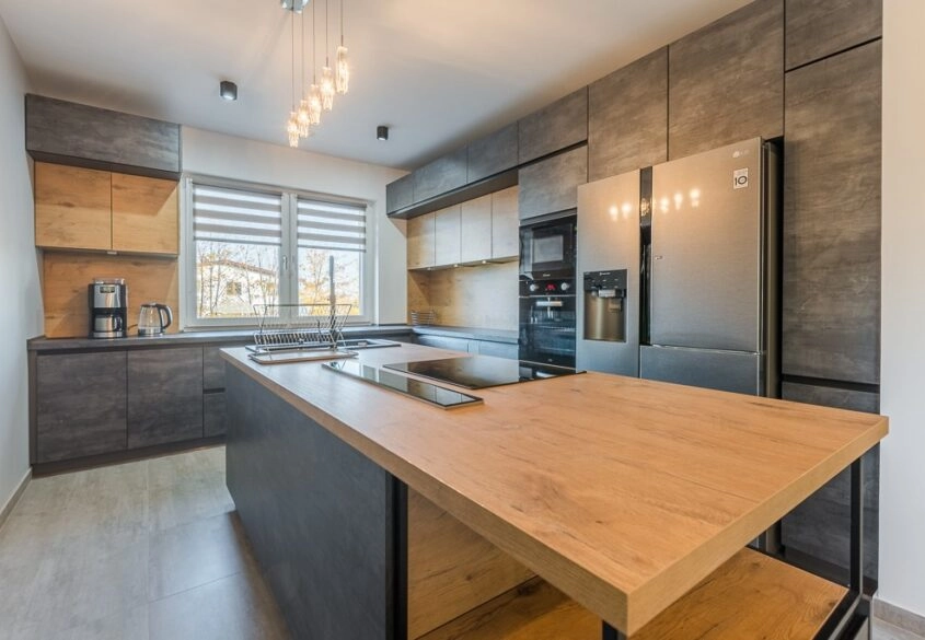 9 apartamentów i 140m2 mieszkalne, 400 m od plaży