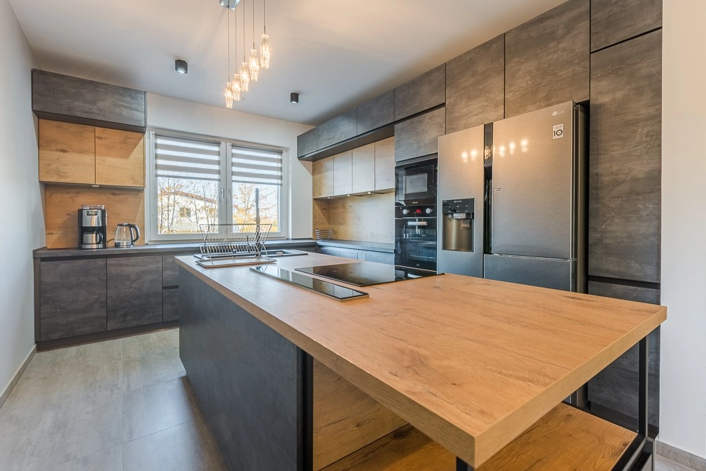 9 apartamentów i 140m2 mieszkalne, 400 m od plaży