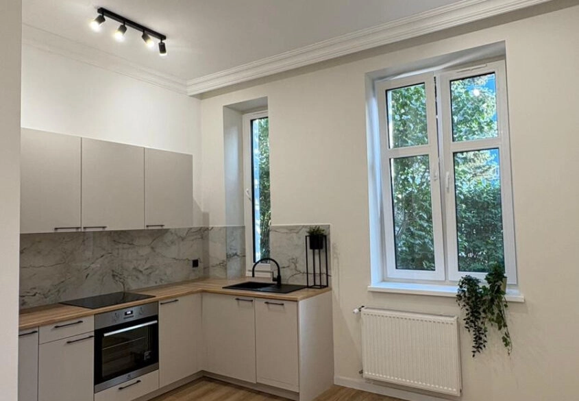 2 pokoje po generalnym remoncie, dobra komunikacja