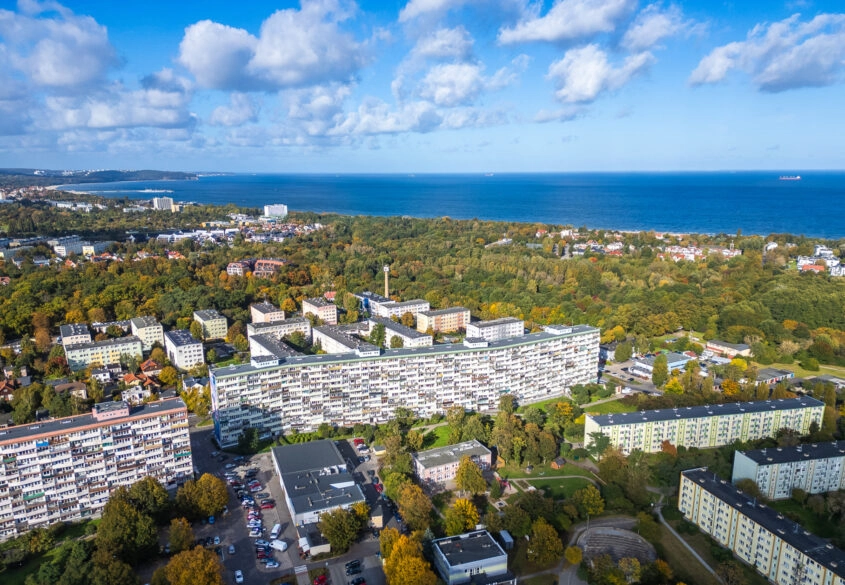 Kilka Minut Spacerem Do Plaży! Wysokie Sufity!