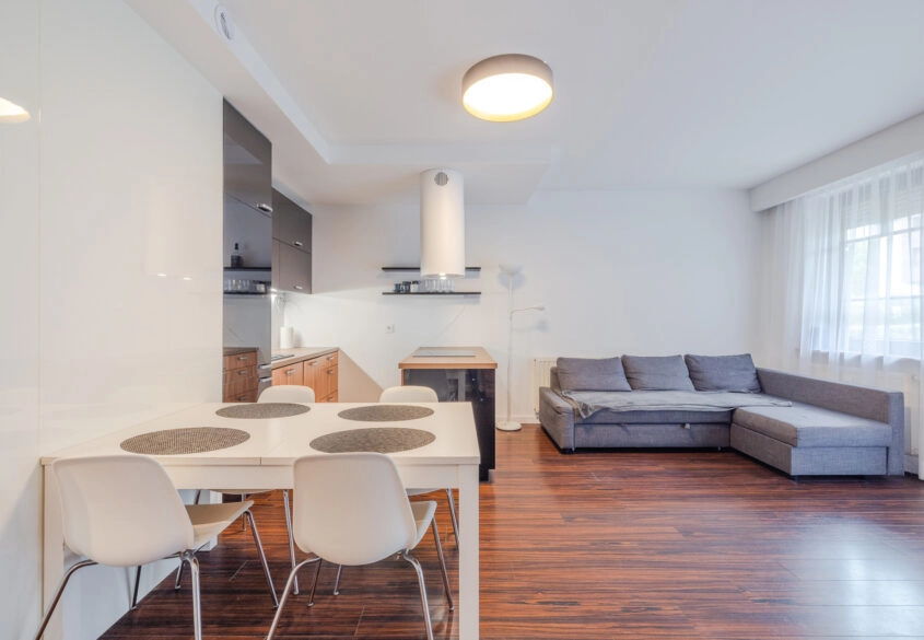 3-pokojowe mieszkanie z ogródkiem i parkingiem