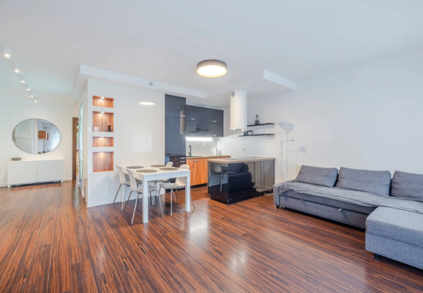 3-pokojowe mieszkanie z ogródkiem i parkingiem