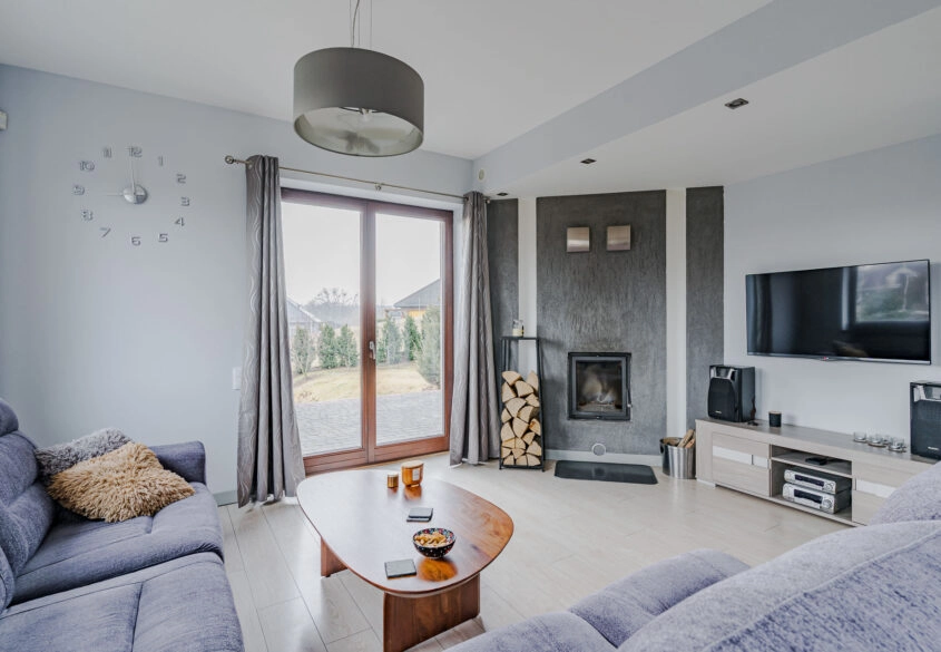 Energooszczędny, garaż 50m2, do zamieszkania