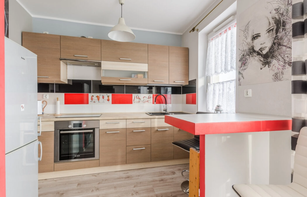 Kawalerka z dużym balkonem i miejscem parkingowym!