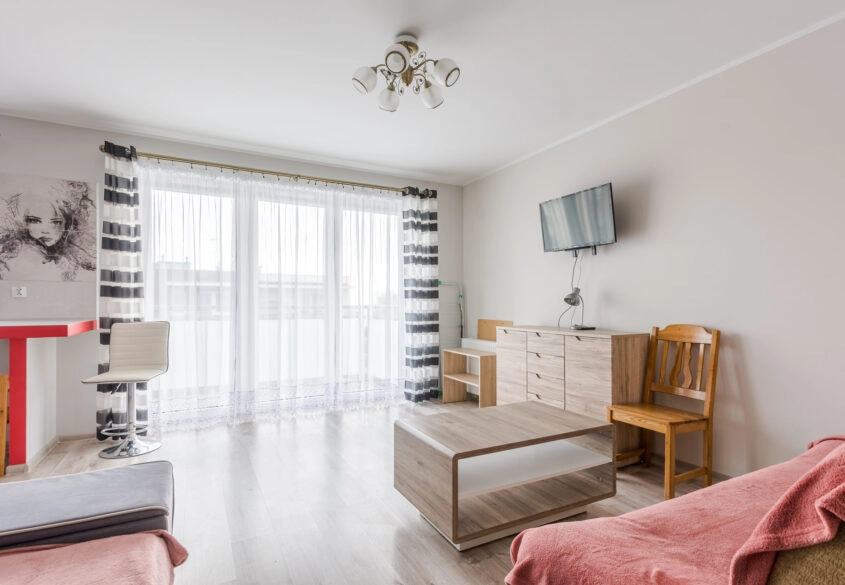 Kawalerka z dużym balkonem i miejscem parkingowym!