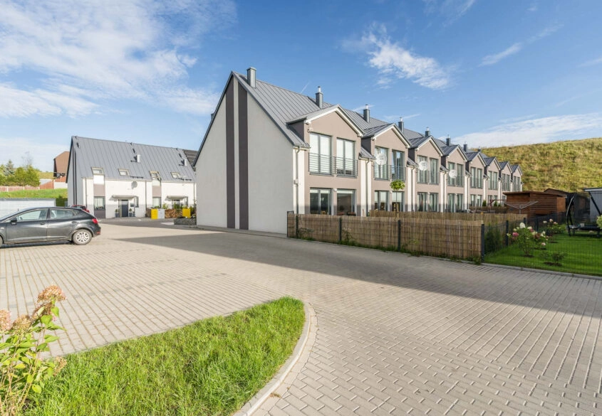 dom na ogrodzonym osiedlu !