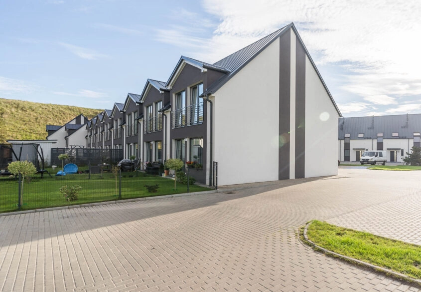 dom na ogrodzonym osiedlu !