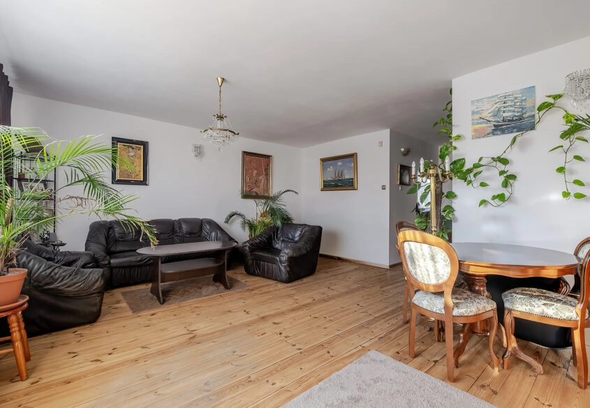 Dom szeregowy 4 pokoje ogród garaż spokojna ulica