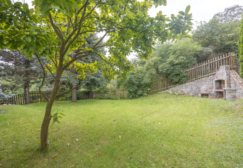 Dom wolnostojący - w spokojnej okolicy