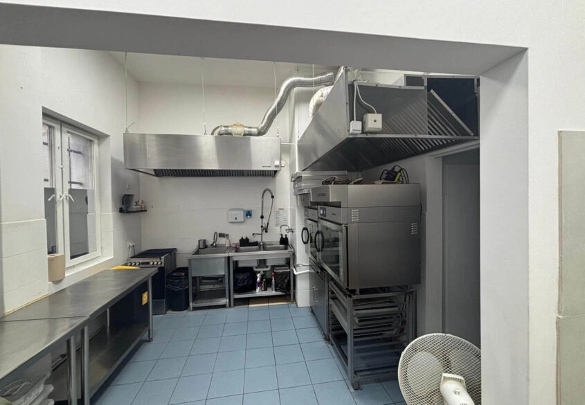 Lokal 83m2 pod gastronomię, usługi i inne. Witryny