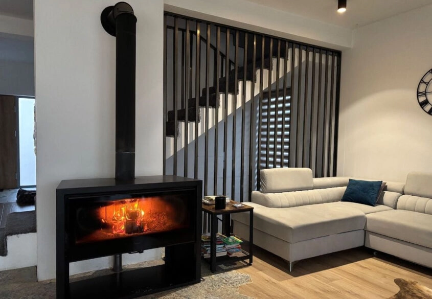 Wolnostojący z piwnicą, garaż na 2 samochody