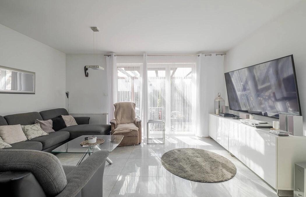 3 pokoje z basenem i ogrodem!