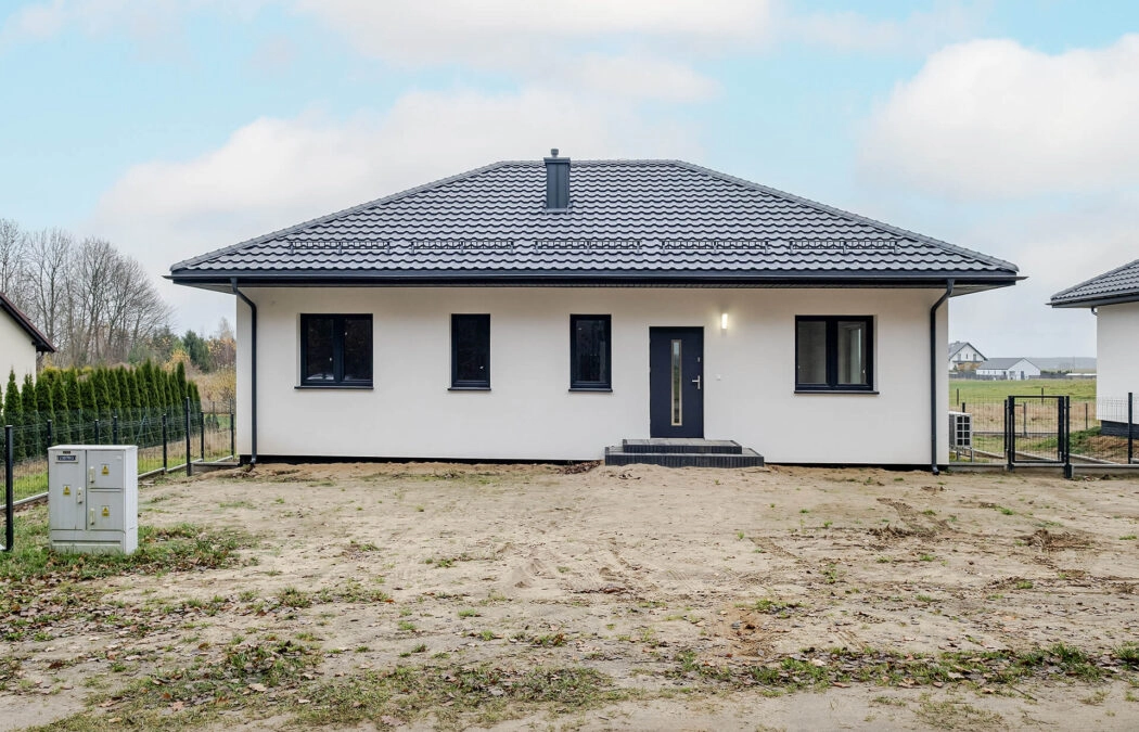 Parterowy dom wolnostojący blisko PKM