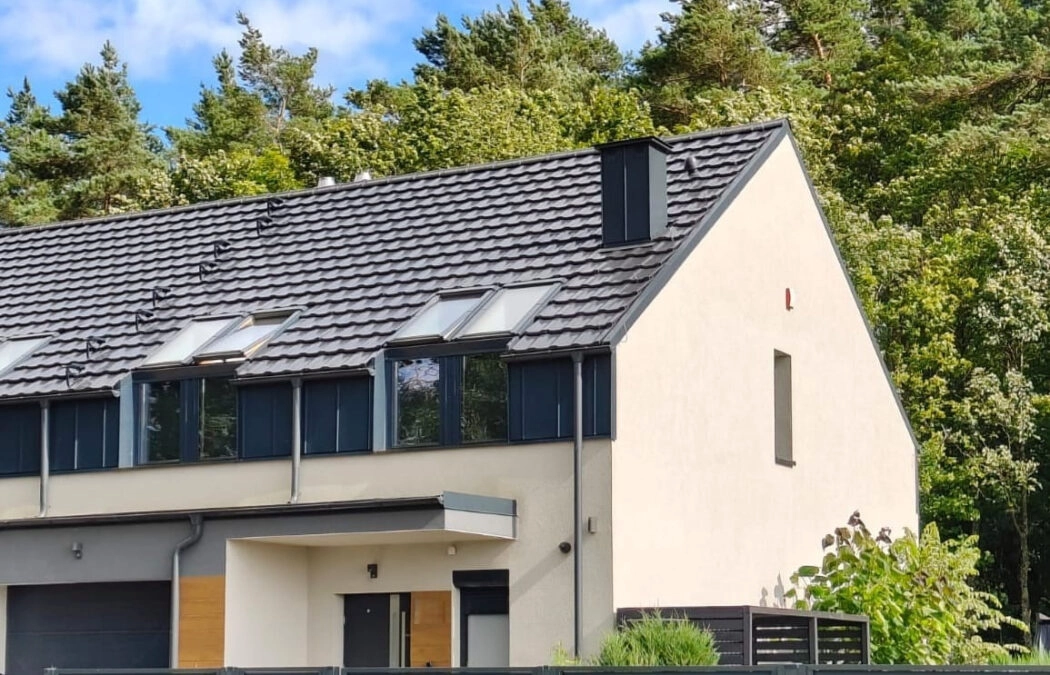 Nowoczesny, las, jezioro, gotowy do zamieszkania