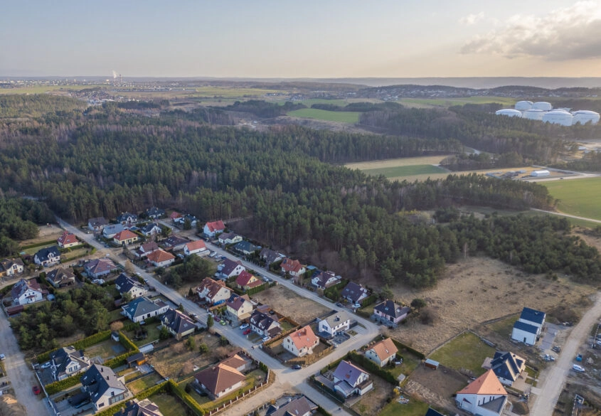 Dom wolnostojący - tuż pod lasem i blisko morza