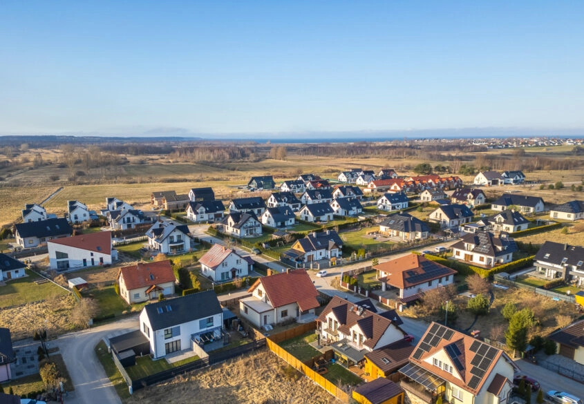 Dom wolnostojący - tuż pod lasem i blisko morza