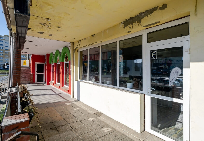 Lokal handlowo-usługowy, ok. 44m2, witryna