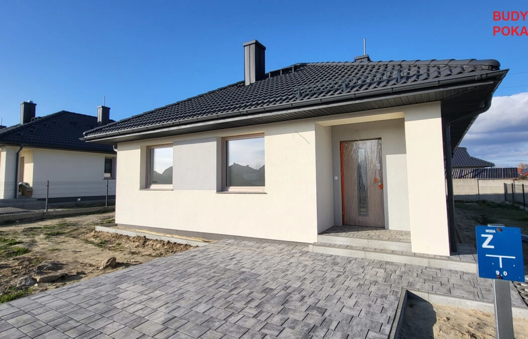 Dom parterowy wolnostojący ul. Purpurowa, Różyny