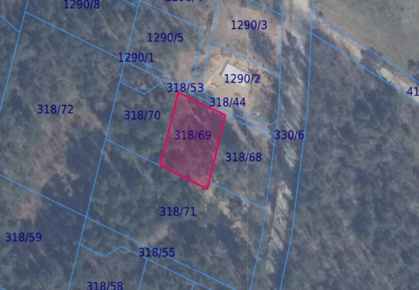 Działka pod dom lub usługi w leśnym otoczeniu