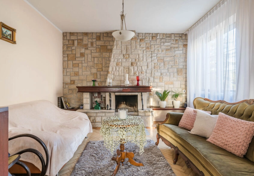 Dom z dwoma lokalami mieszkalnymi!