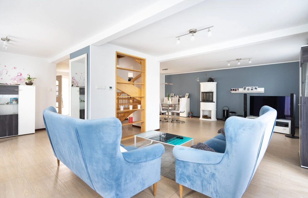 Dom mieszkalny z warsztatem i dużą działką