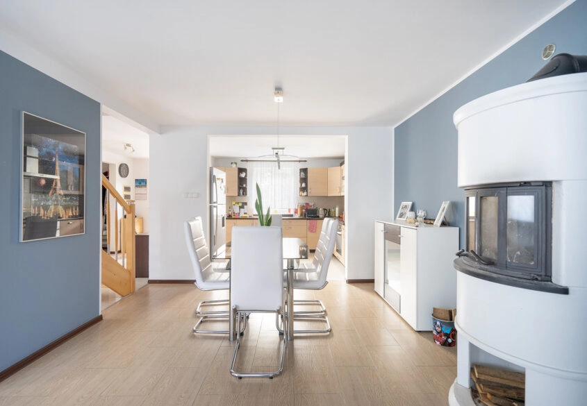 Dom mieszkalny z warsztatem i dużą działką