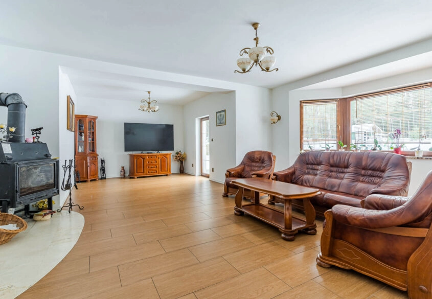 2 domy na 2 hektarach wśrodku lasu!