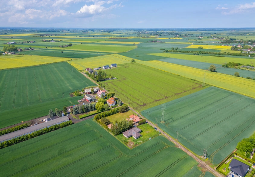 Wolnostojący dom 8 pok, działka 1492 m2