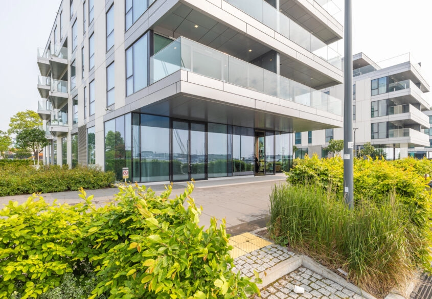 Lokal z widokiem na zatokę,przy deptaku Yacht Park