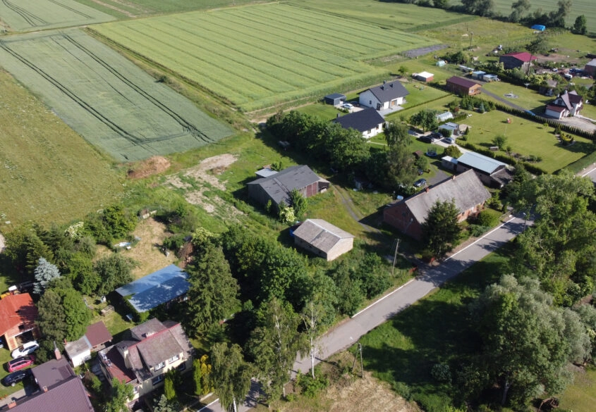 Dom do remontu z dużą, podzieloną działką.