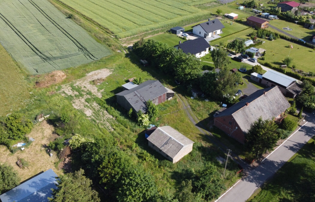 Dom do remontu z dużą, podzieloną działką.