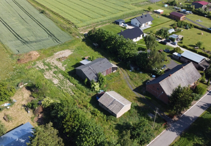 Dom do remontu z dużą, podzieloną działką.