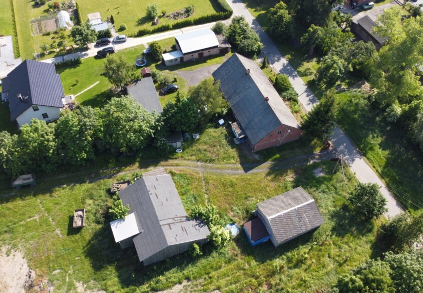 Dom do remontu z dużą, podzieloną działką.