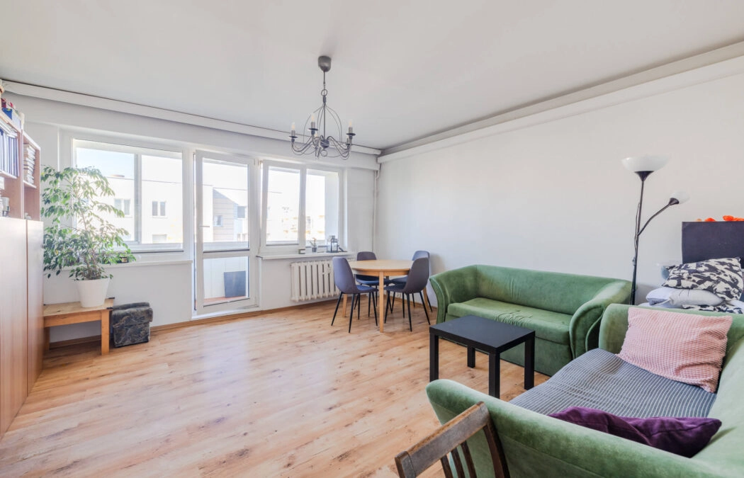 3 pokoje z loggią i piwnicą!