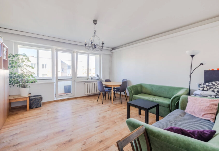 3 pokoje z loggią i piwnicą!