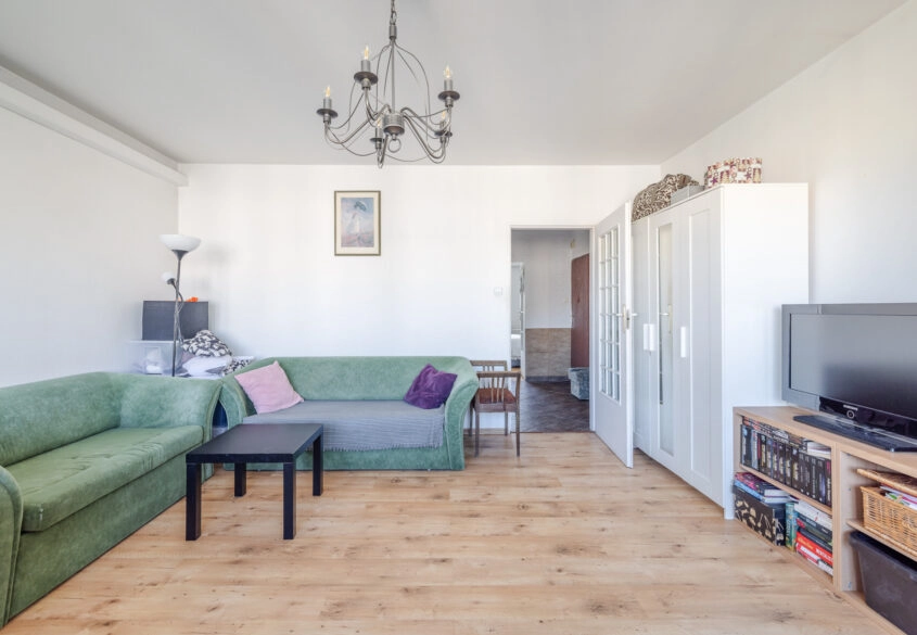 3 pokoje z loggią i piwnicą!