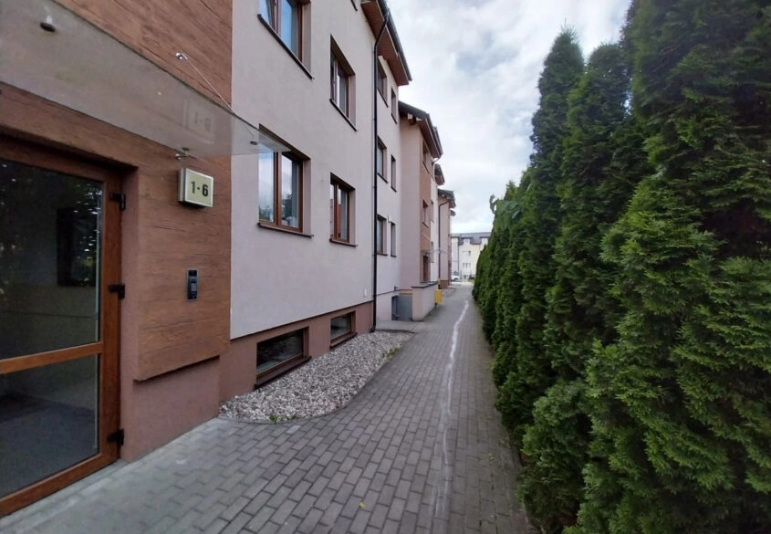 3-pokojowe, 65 m² z balkonem i miejscem w hali