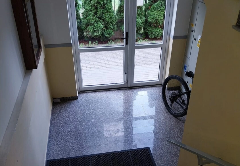 3-pokojowe, 65 m² z balkonem i miejscem w hali