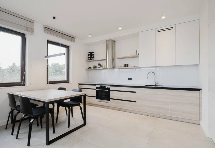 Nowoczesny, dwupoziomowy apartament w Mechelinkach