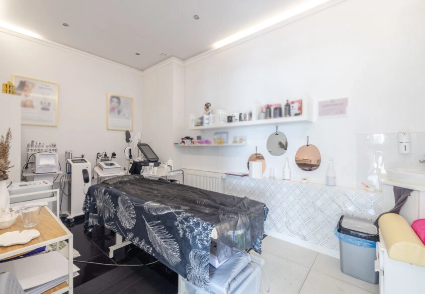 Lokal z witrynami podzielony na 2–Gdynia Orłowo