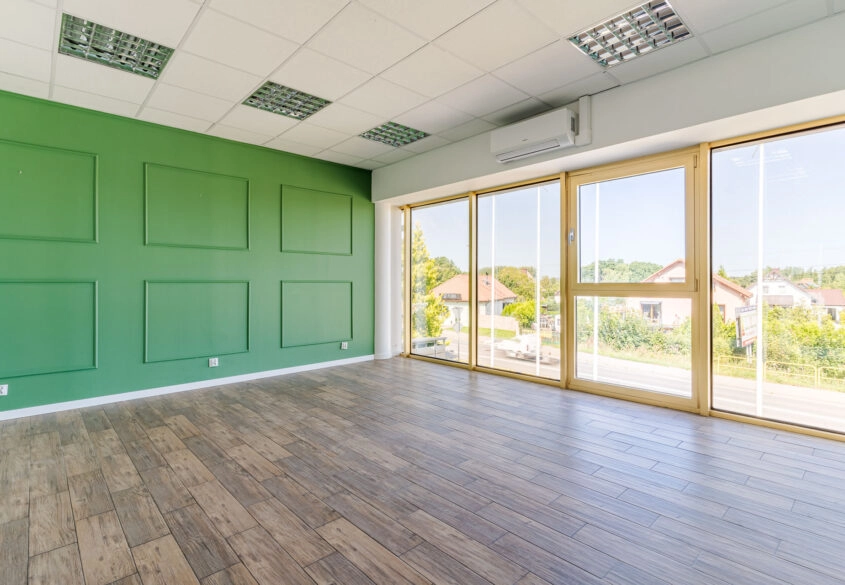 Obiekt komercyjny Banino