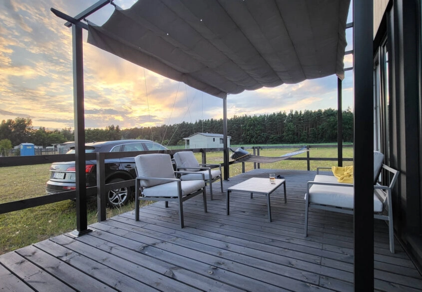 Ładny, wyposażony domek rekreacyjny z 2021 roku