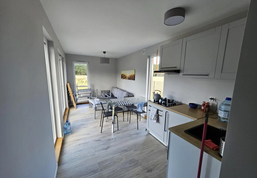 Ładny, wyposażony domek rekreacyjny z 2021 roku